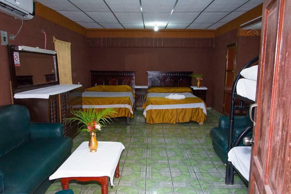 Hotel Leones Marinos San Miguel Kültér fotó